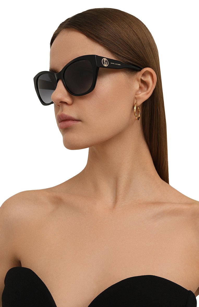 Женские солнцезащитные очки MARC JACOBS (THE) черного цвета, арт. MARC 732 807 | Фото 2 (Нос: Не проставлено; Региональные ограничения белый список (Axapta Mercury): Не проставлено; Тип очков: С/з; Материал: Пластик; Оптика Гендер: оптика-женское; Очки форма: Квадратные, Cat-eye)