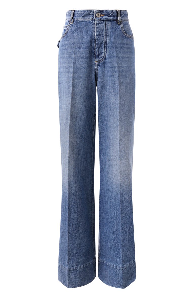 Женские джинсы BOTTEGA VENETA голубого цвета, арт. 771871-V42W0 | Фото 1 (Материал внешний: Хлопок, Деним; Длина (брюки, джинсы): Удлиненные; Силуэт Ж (брюки и джинсы): Расклешенные; Кросс-КТ: Деним; Детали: Потертости; Стили: Кэжуэл; Автоматизация состава: Проставлено; Автоматизация ТО: Проставлено)