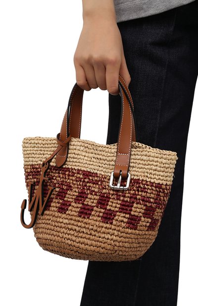 Сумка-тоут belt mini JW ANDERSON бежевого цвета по цене 42350 руб., арт. HB0325 PG0542, фото 2 Сумка-тоут belt mini JW ANDERSON, арт. HB0325 PG0542, фото 2