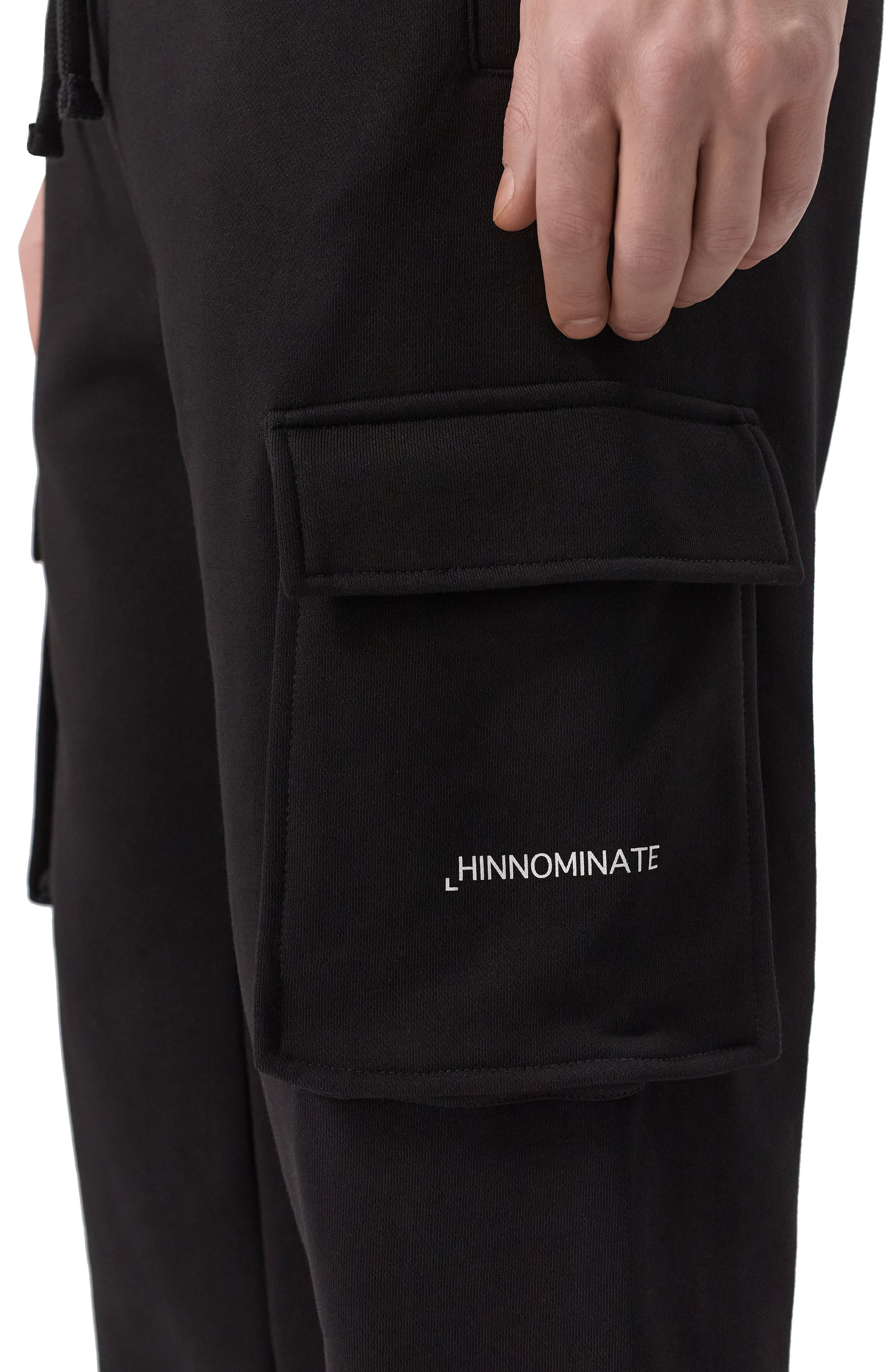Хлопковые джоггеры HINNOMINATE черного цвета по цене 19000 руб., арт. HMABM01311, фото 5 Хлопковые джоггеры HINNOMINATE, арт. HMABM01311, фото 5