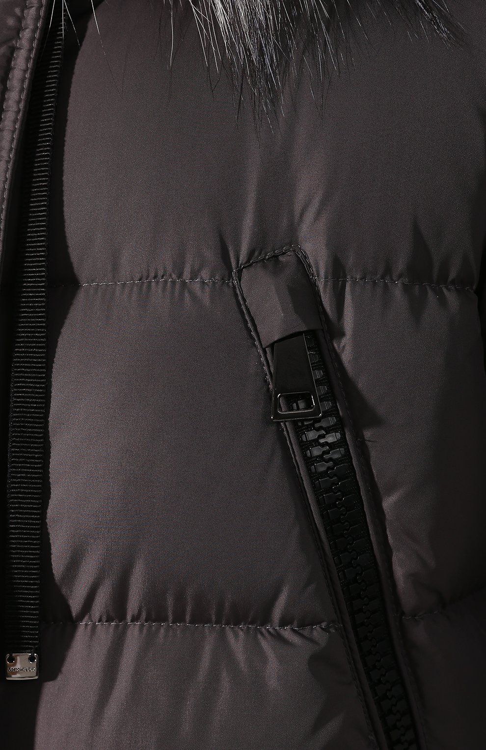 Пуховик moncler aphroti MONCLER темно-серого цвета по цене 242500 руб., арт. E2-093-49338-25-C0059, фото 5 Пуховик moncler aphroti MONCLER, арт. E2-093-49338-25-C0059, фото 5