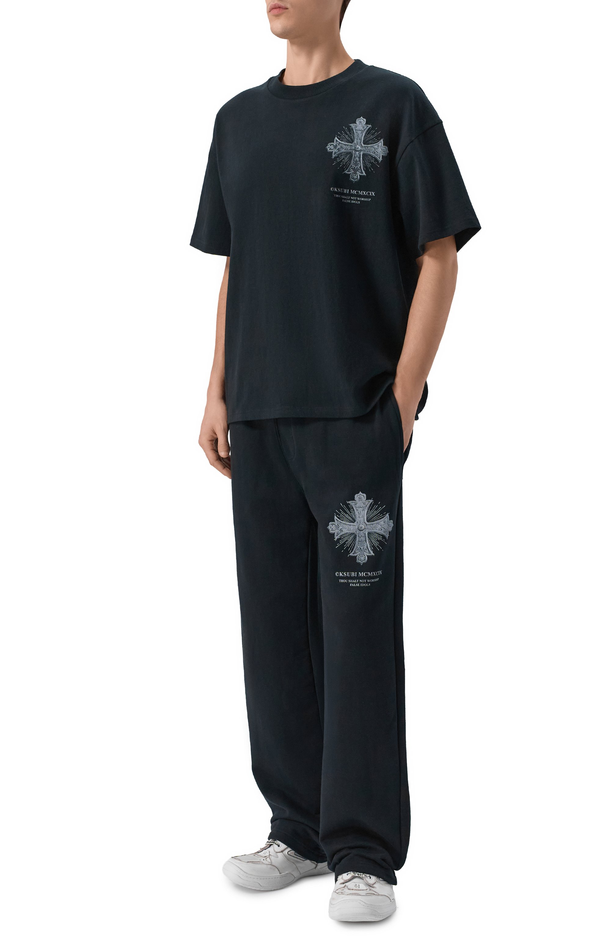 Хлопковая футболка KSUBI черного цвета по цене 18600 руб., арт. MSP26TE036, фото 2 Хлопковая футболка KSUBI, арт. MSP26TE036, фото 2