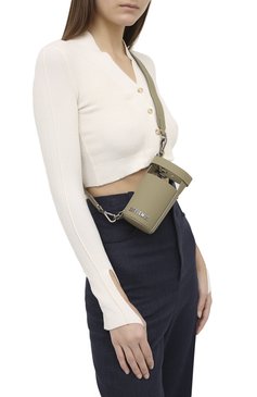 Женская сумка le porte gourde mini JACQUEMUS хаки цвета, арт. 203SL08/313640 | Фото 2 (Материал: Натуральная кожа; Размер: mini; Ремень/цепочка: На ремешке; Сумки-технические: Сумки через плечо; Материал сплава: Проставлено; Драгоценные камни: Проставлено)