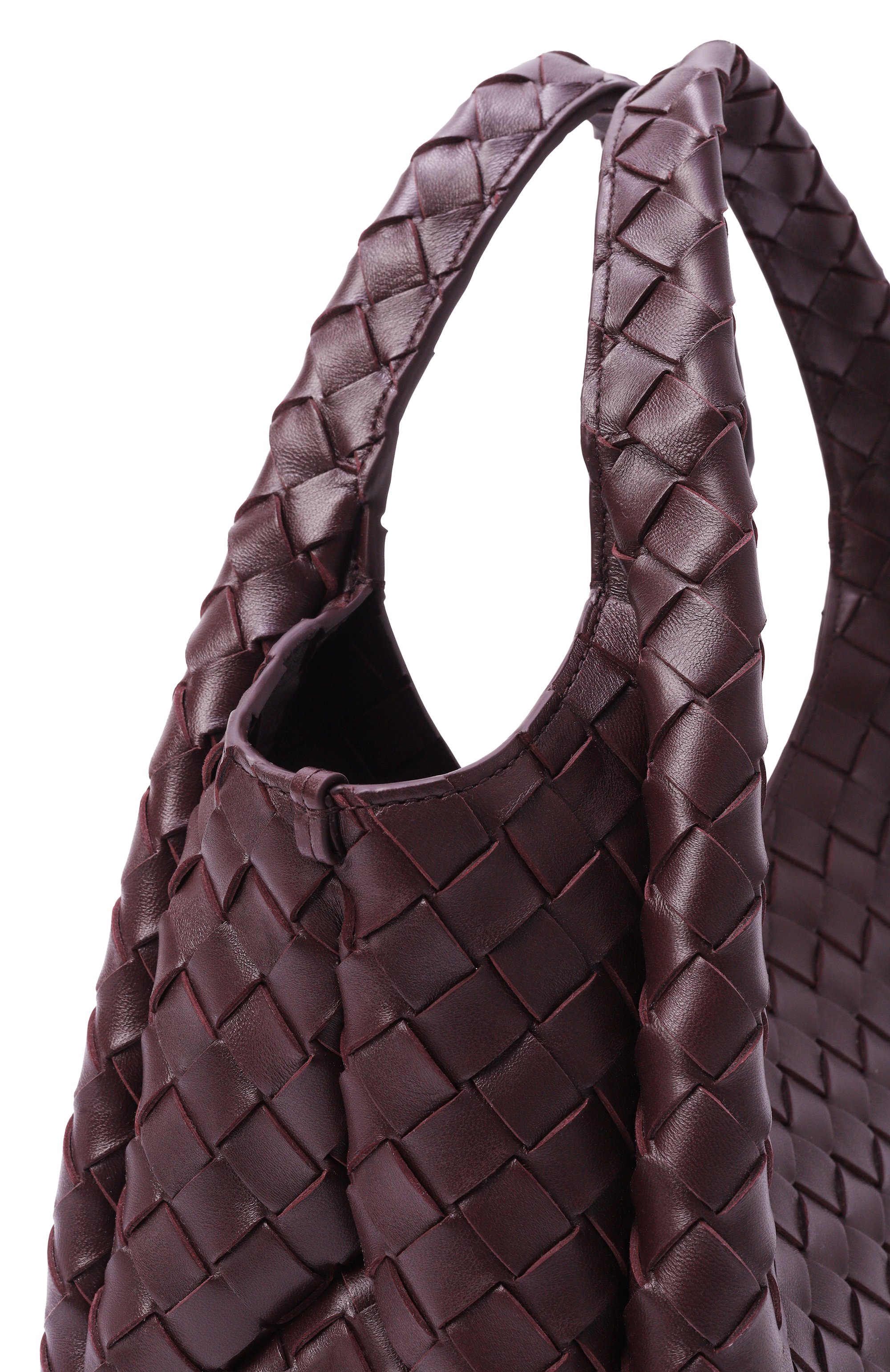 Сумка campana small BOTTEGA VENETA бордового цвета по цене 459500 руб., арт. 854248/V4SC0, фото 6 Сумка campana small BOTTEGA VENETA, арт. 854248/V4SC0, фото 6