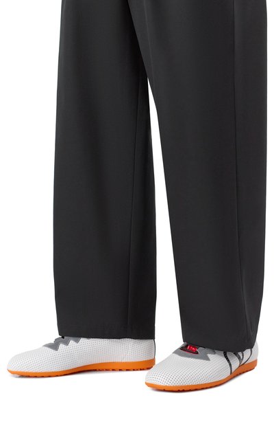 Кожаные кроссовки chromathon VALENTINO белого цвета по цене 95050 руб., арт. 6Y2S0J55/XBM, фото 3 Кожаные кроссовки chromathon VALENTINO, арт. 6Y2S0J55/XBM, фото 3