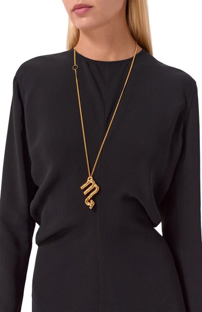 Кулон на цепочке JIL SANDER золотого цвета по цене 110500 руб., арт. J11UU0023 J12015_1, фото 2 Кулон на цепочке JIL SANDER, арт. J11UU0023 J12015_1, фото 2