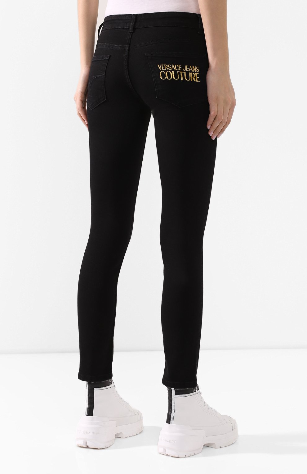 Джинсы VERSACE JEANS COUTURE черного цвета по цене 18400 руб., арт. A1HVB0K4-VDM500 4/60366, фото 4 Джинсы VERSACE JEANS COUTURE, арт. A1HVB0K4-VDM500 4/60366, фото 4
