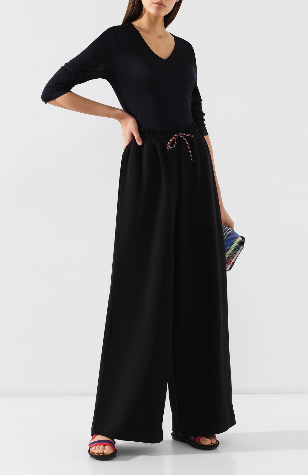 Хлопковые брюки DRIES VAN NOTEN черного цвета по цене 20700 руб., арт. 191-11115-7617, фото 2 Хлопковые брюки DRIES VAN NOTEN, арт. 191-11115-7617, фото 2