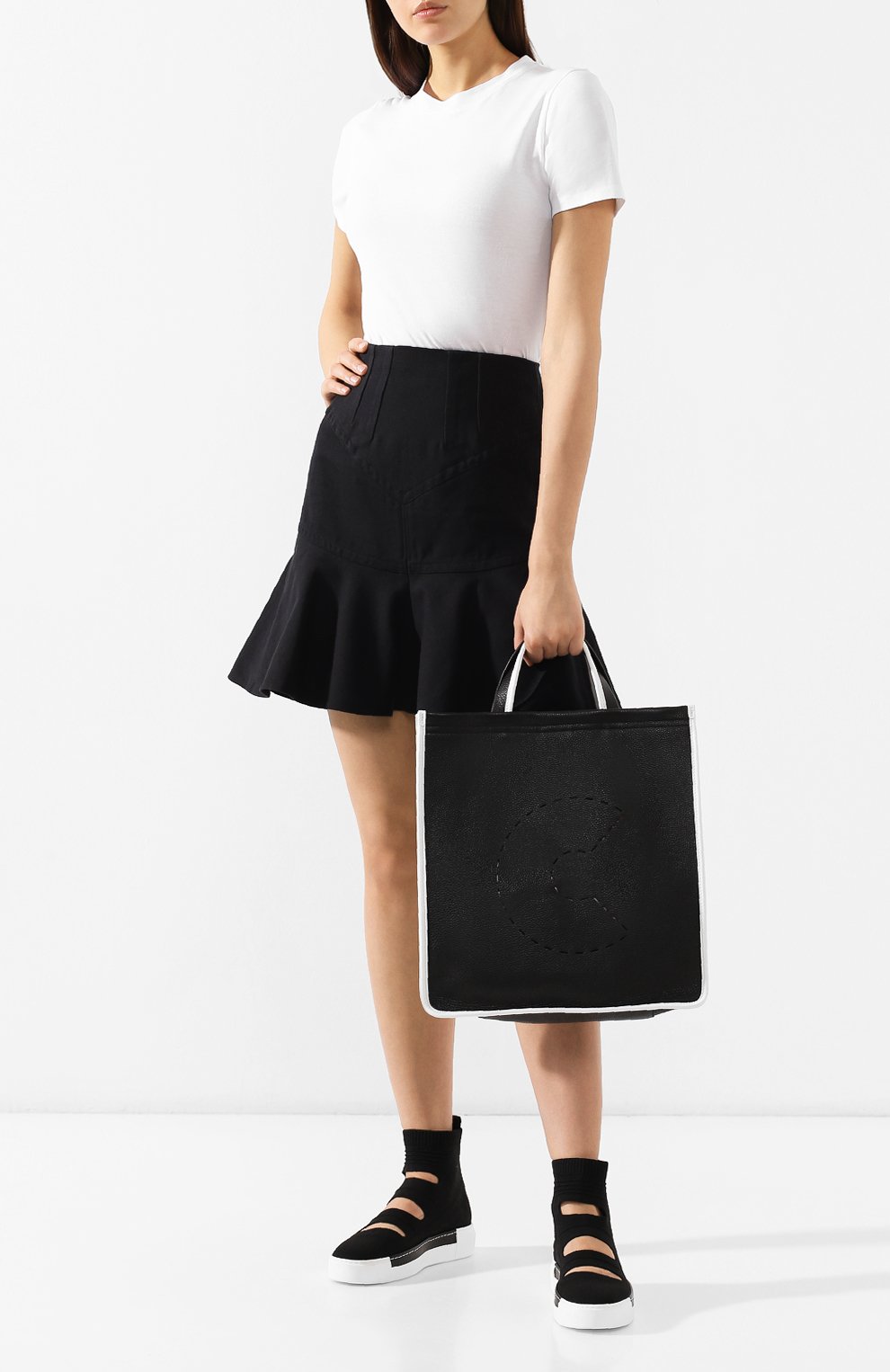 Сумка c bag COCCINELLE черно-белого цвета по цене 36700 руб., арт. E1 DJ0 18 01 01, фото 2 Сумка c bag COCCINELLE, арт. E1 DJ0 18 01 01, фото 2