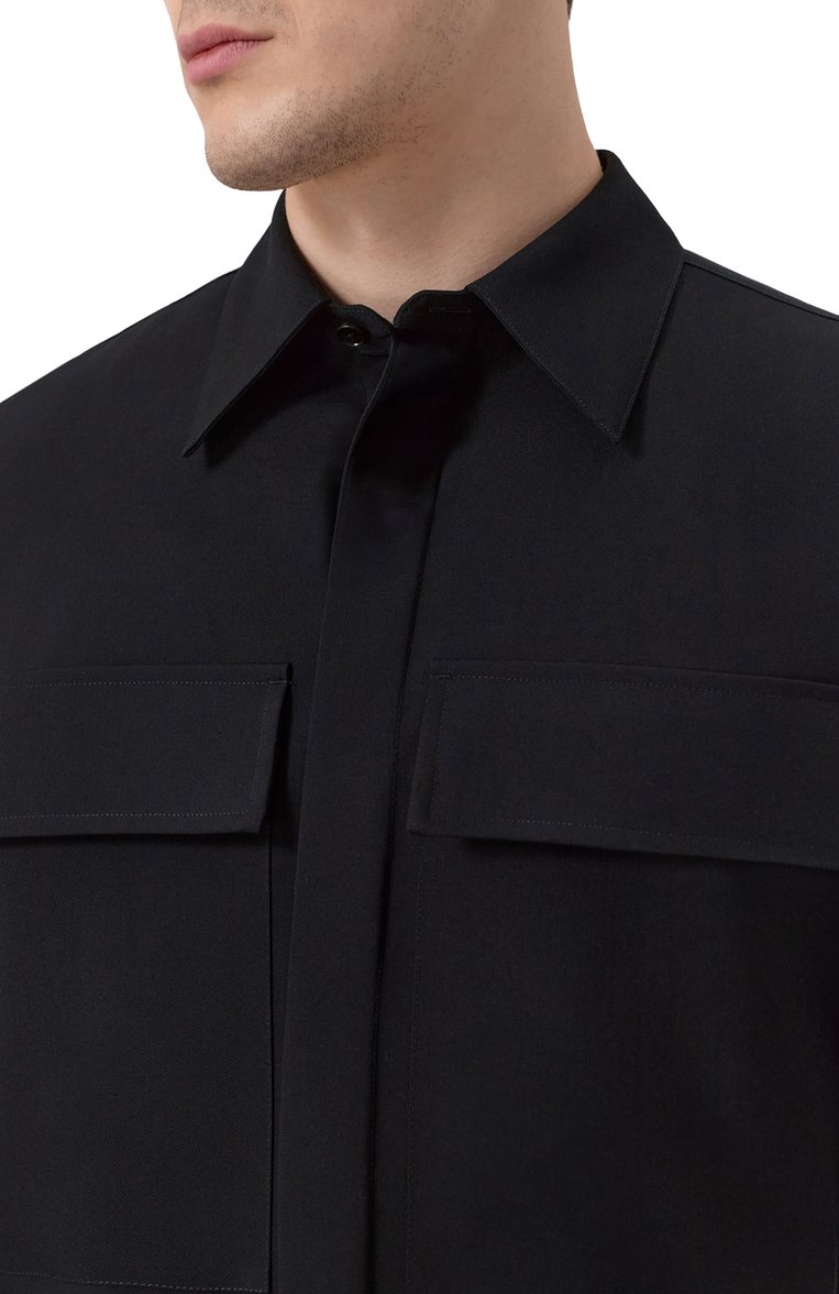 Мужская шерстяная рубашка JIL SANDER черного цвета, арт. J23DL0104/J40159 | Фото 5 (Материал внешний: Шерсть; Рукава: Длинные; Длина (для топов): Стандартные; Воротник: Кент; Манжеты: На пуговицах; Случай: Повседневный; Принт: Однотонные; Стили: Минимализм; Материал подклада: Хлопок; Детали: Без декора; Автоматизация ТО: Проставлено; Автоматизация состава: Проставле�но)