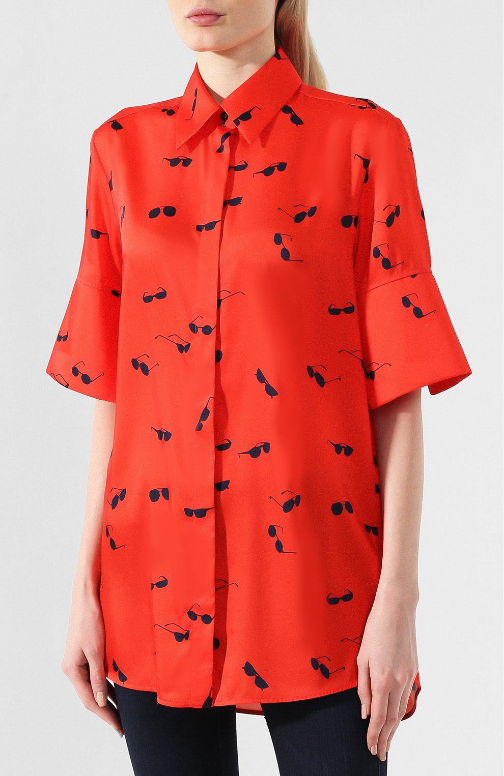Рубашка с принтом VICTORIA, VICTORIA BECKHAM красного цвета по цене 35100 руб., арт. SHVV 142A PSS19 PRINTED P0LY TWILL, фото 3 Рубашка с принтом VICTORIA, VICTORIA BECKHAM, арт. SHVV 142A PSS19 PRINTED P0LY TWILL, фото 3