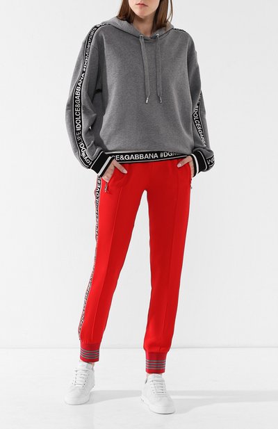 Хлопковый пуловер с капюшоном DOLCE & GABBANA серого цвета по цене 62400 руб., арт. F9D14T/FU7DU, фото 2 Хлопковый пуловер с капюшоном DOLCE & GABBANA, арт. F9D14T/FU7DU, фото 2