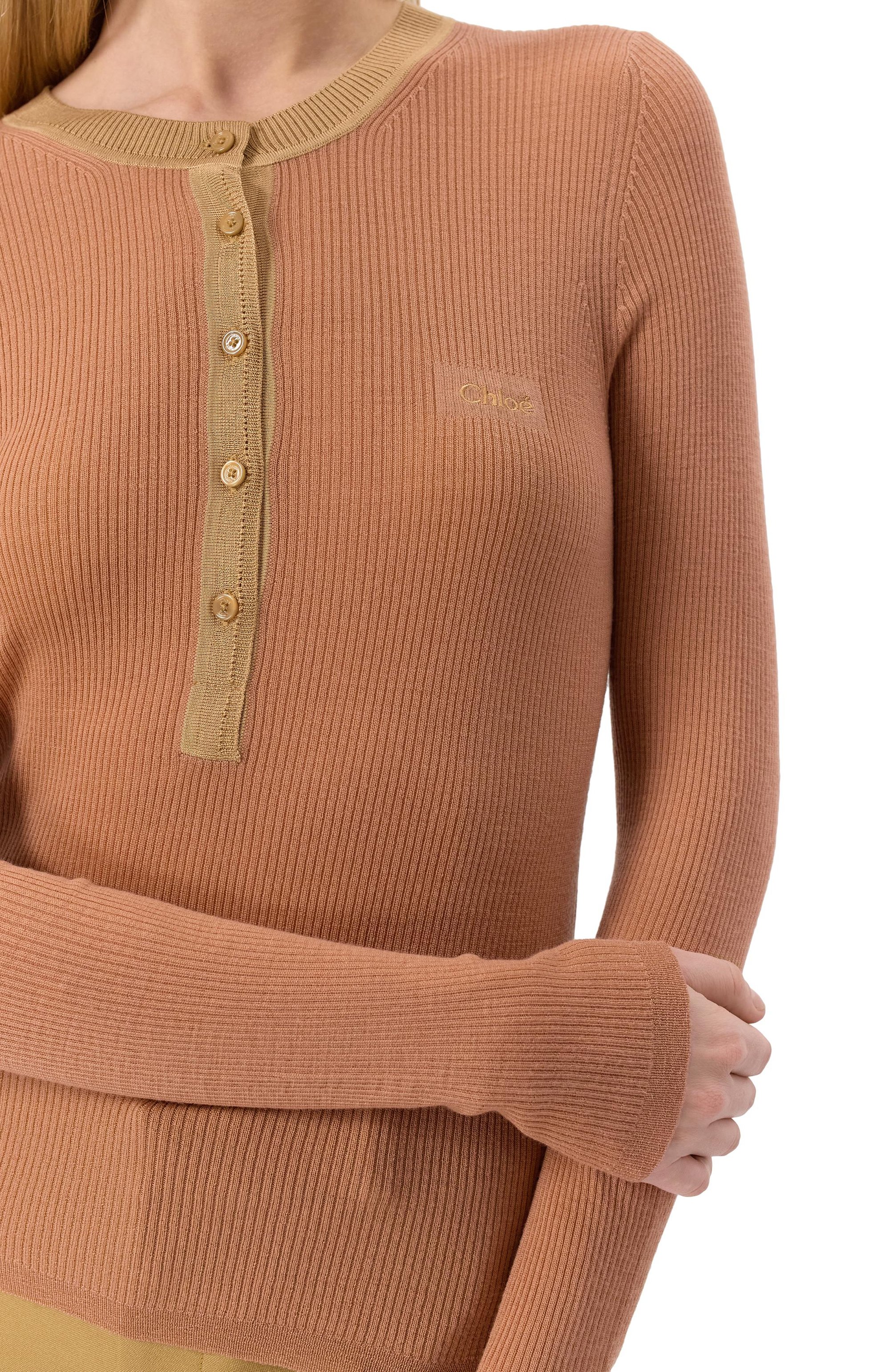 Шерстяной пуловер CHLOÉ оранжевого цвета по цене 131500 руб., арт. CHC24WMP51667, фото 5 Шерстяной пуловер CHLOÉ, арт. CHC24WMP51667, фото 5