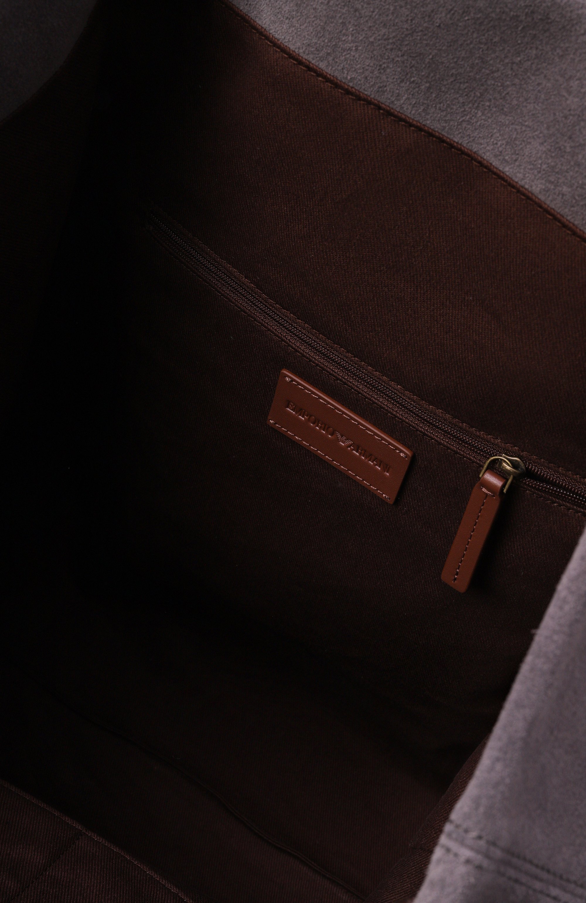 Сумка-тоут icon EMPORIO ARMANI серого цвета по цене 99950 руб., арт. EM005885/AF25634, фото 4 Сумка-тоут icon EMPORIO ARMANI, арт. EM005885/AF25634, фото 4