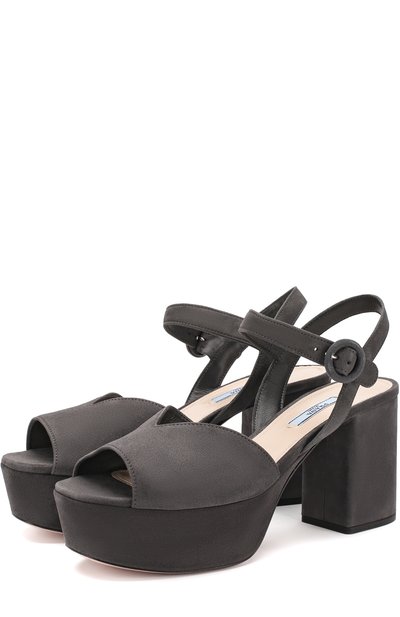 Замшевые босоножки на устойчивом каблуке и платформе PRADA серого цвета по цене 85000 руб., арт. 1XP39A-8-F0471-B085, фото 1 Замшевые босоножки на устойчивом каблуке и платформе PRADA, арт. 1XP39A-8-F0471-B085, фото 1