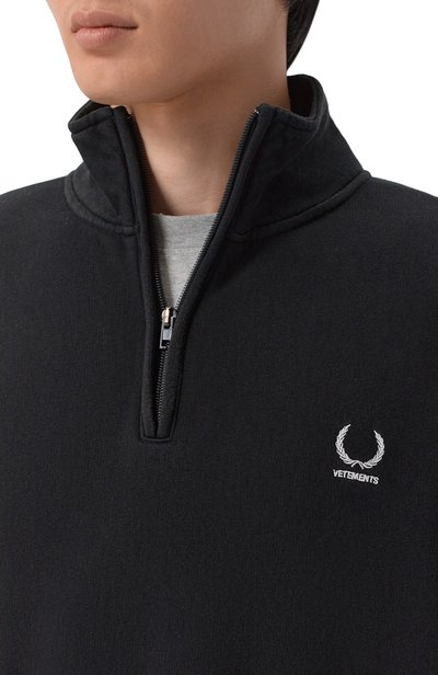 Хлопковый анорак VETEMENTS черного цвета по цене 109500 руб., арт. MH27PZ187B, фото 5 Хлопковый анорак VETEMENTS, арт. MH27PZ187B, фото 5
