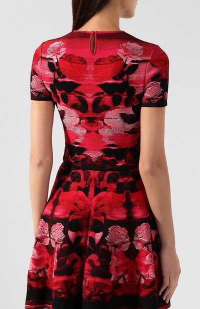 Топ из смеси шелка и вискозы ALEXANDER MCQUEEN розового цвета по цене 131000 руб., арт. 594990/Q1AJ1, фото 4 Топ из смеси шелка и вискозы ALEXANDER MCQUEEN, арт. 594990/Q1AJ1, фото 4