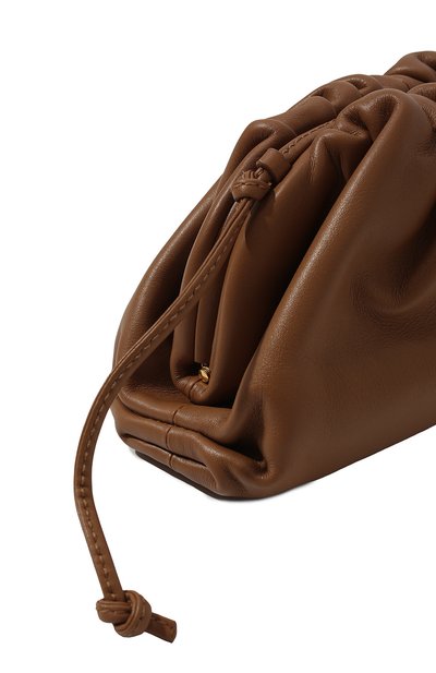Клатч pouch mini BOTTEGA VENETA бежевого цвета по цене 117500 руб., арт. 585852/VCP40, фото 3 Клатч pouch mini BOTTEGA VENETA, арт. 585852/VCP40, фото 3