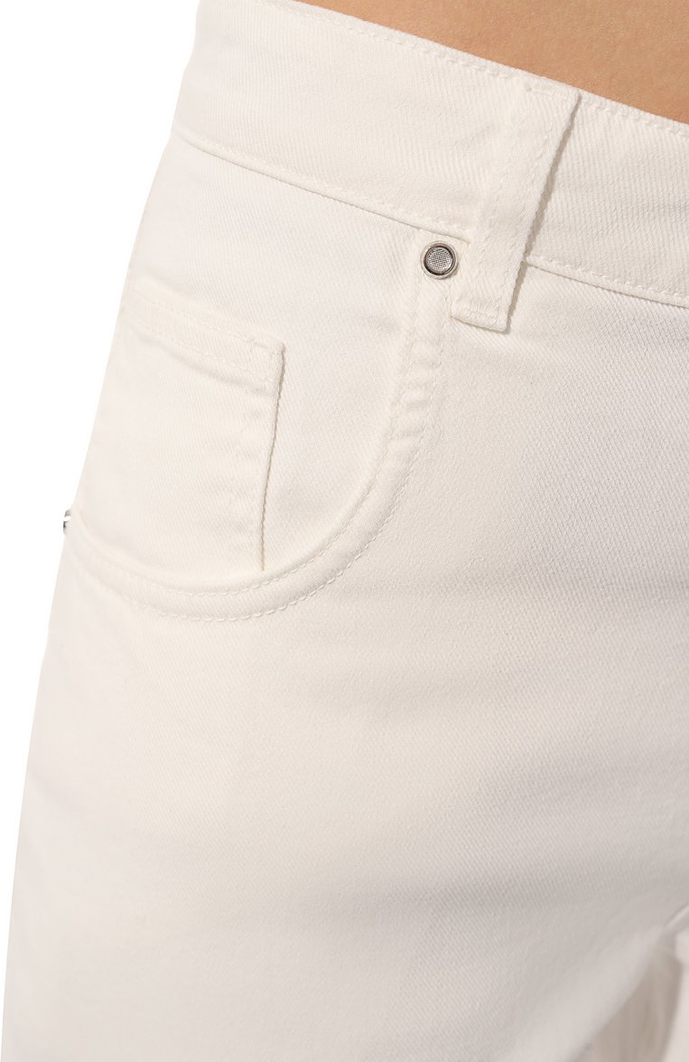 Женские джинсы KITON бе�лого цвета, арт. DJ56103K0906D | Фото 5 (Стили: Кэжуэл; Кросс-КТ: Деним; Силуэт Ж (брюки и джинсы): Прямые; Материал внешний: Хлопок, Деним; Длина (брюки, джинсы): Стандартные)