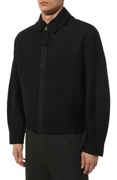 Мужская куртка из вискозы JACQUEMUS черного цвета, арт. 23H/236BL013-1359 | Фото 3 (Кросс-КТ: Куртка, Ветровка; Рукава: Длинные; Материал сплава: Проставлено; Материал внешний: Вискоза; Драгоценные камни: Проставлено; Длина (верхняя одежда): Короткие; Материал подклада: Хлопок; Стили: Кэжуэл)