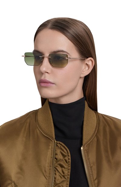 Солнцезащитные очки TOM FORD зеленого цвета по цене 65500 руб., арт. TF1355 28P, фото 3 Солнцезащитные очки TOM FORD, арт. TF1355 28P, фото 3