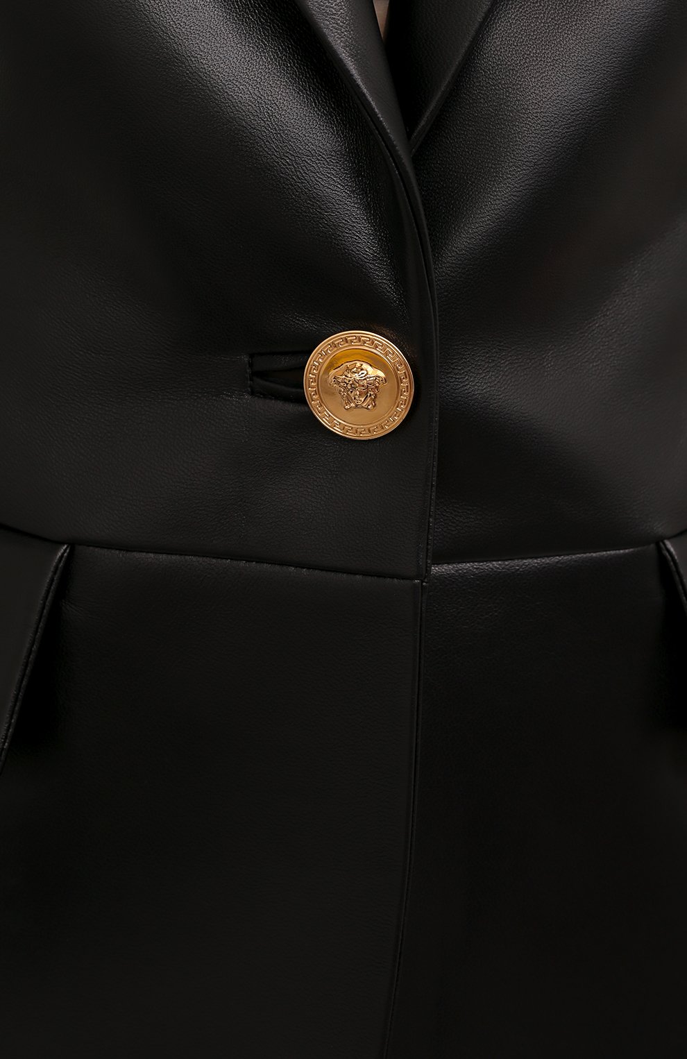 Кожаный жакет VERSACE черного цвета по цене 423500 руб., арт. 1001337/1A01007, фото 5 Кожаный жакет VERSACE, арт. 1001337/1A01007, фото 5