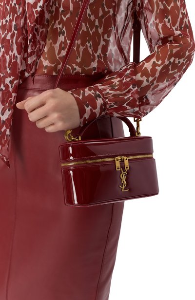 Сумка gaby SAINT LAURENT бордового цвета по цене 285000 руб., арт. 810932/AAEQ1, фото 2 Сумка gaby SAINT LAURENT, арт. 810932/AAEQ1, фото 2