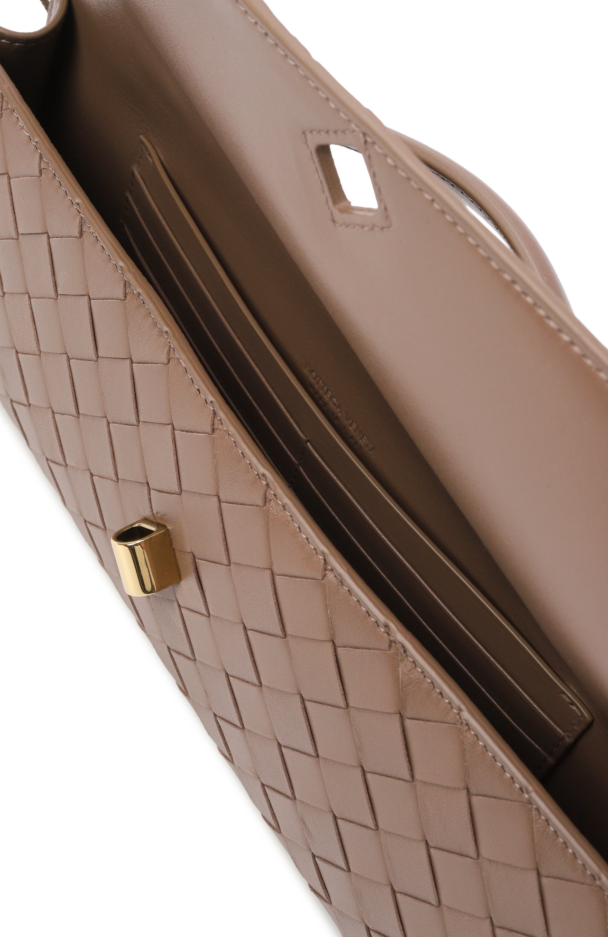 Клатч andiamo BOTTEGA VENETA темно-бежевого цвета по цене 363000 руб., арт. 741511/VCPP3, фото 5 Клатч andiamo BOTTEGA VENETA, арт. 741511/VCPP3, фото 5