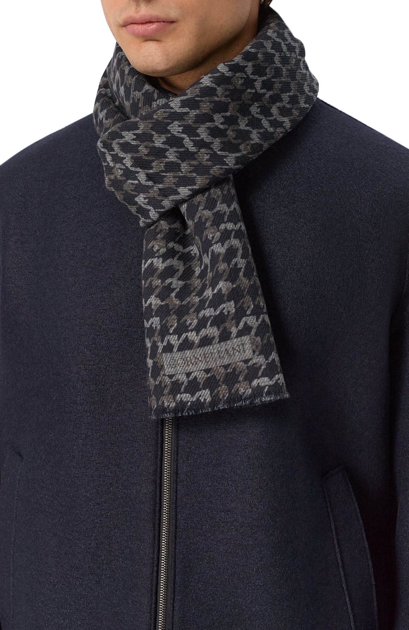 Шерстяной шарф CORNELIANI темно-синего цвета по цене 43750 руб., арт. 28B384/2A29023, фото 2 Шерстяной шарф CORNELIANI, арт. 28B384/2A29023, фото 2