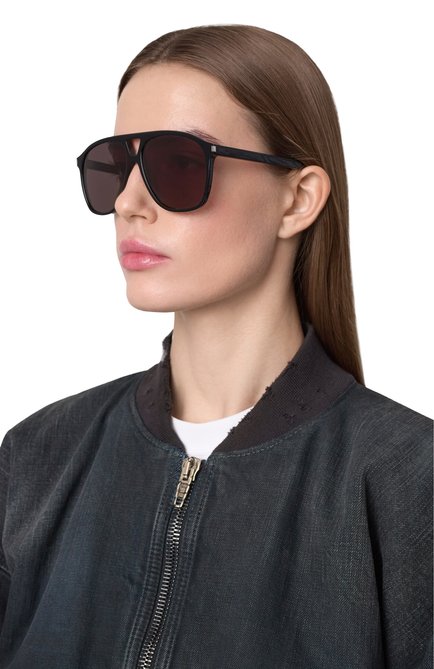 Женские солнцезащитные очки SAINT LAURENT черного цвета, арт. SL 596 DUNE 001 | Фото 2 (Нос: Не проставлено; Региональные ограничения белый список (Axapta Mercury): Не проставлено)