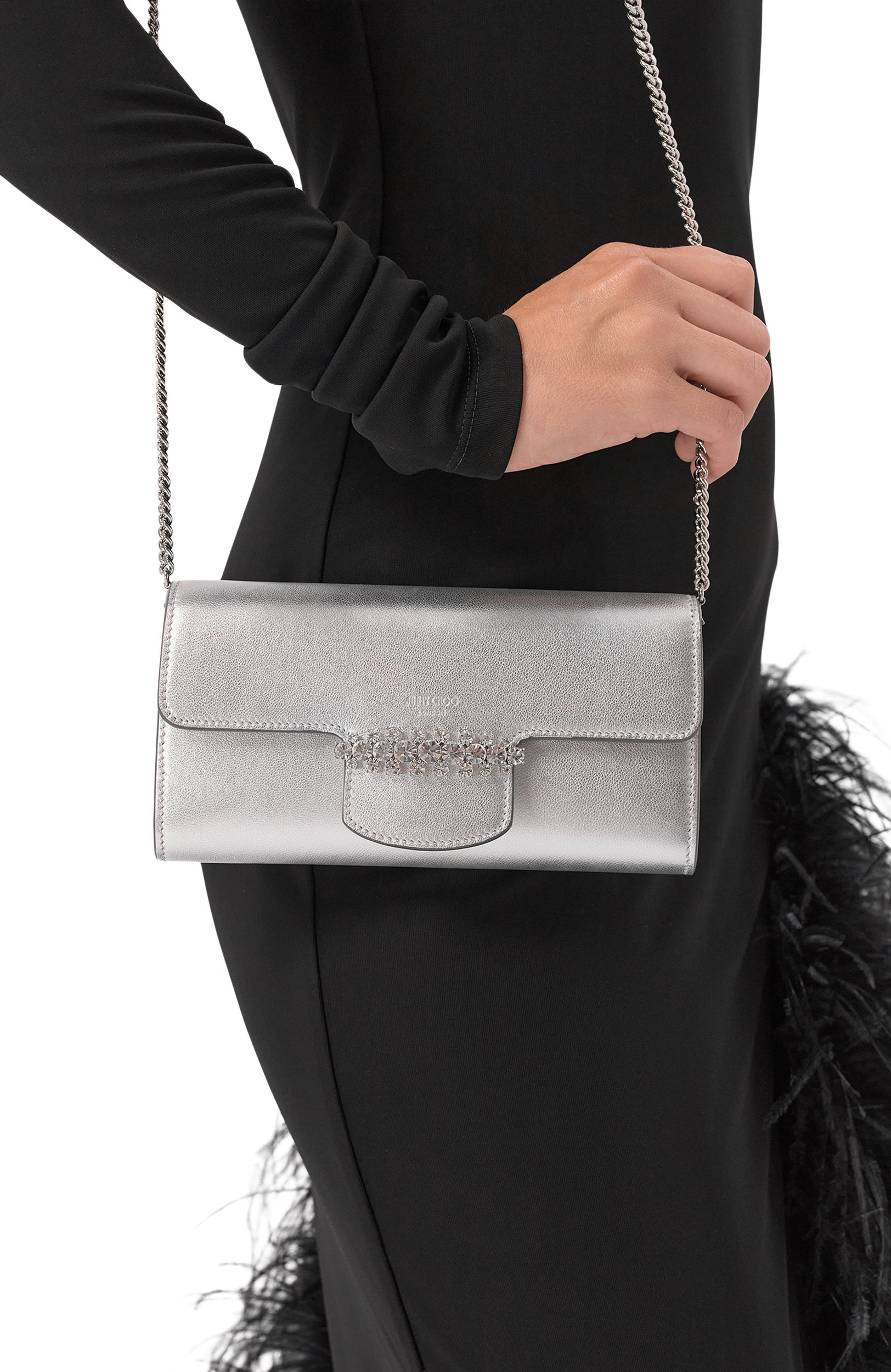 Кожаный клатч bing JIMMY CHOO серебряного цвета по цене 127500 руб., арт. BINGWALCHAINAZJ, фото 2 Кожаный клатч bing JIMMY CHOO, арт. BINGWALCHAINAZJ, фото 2