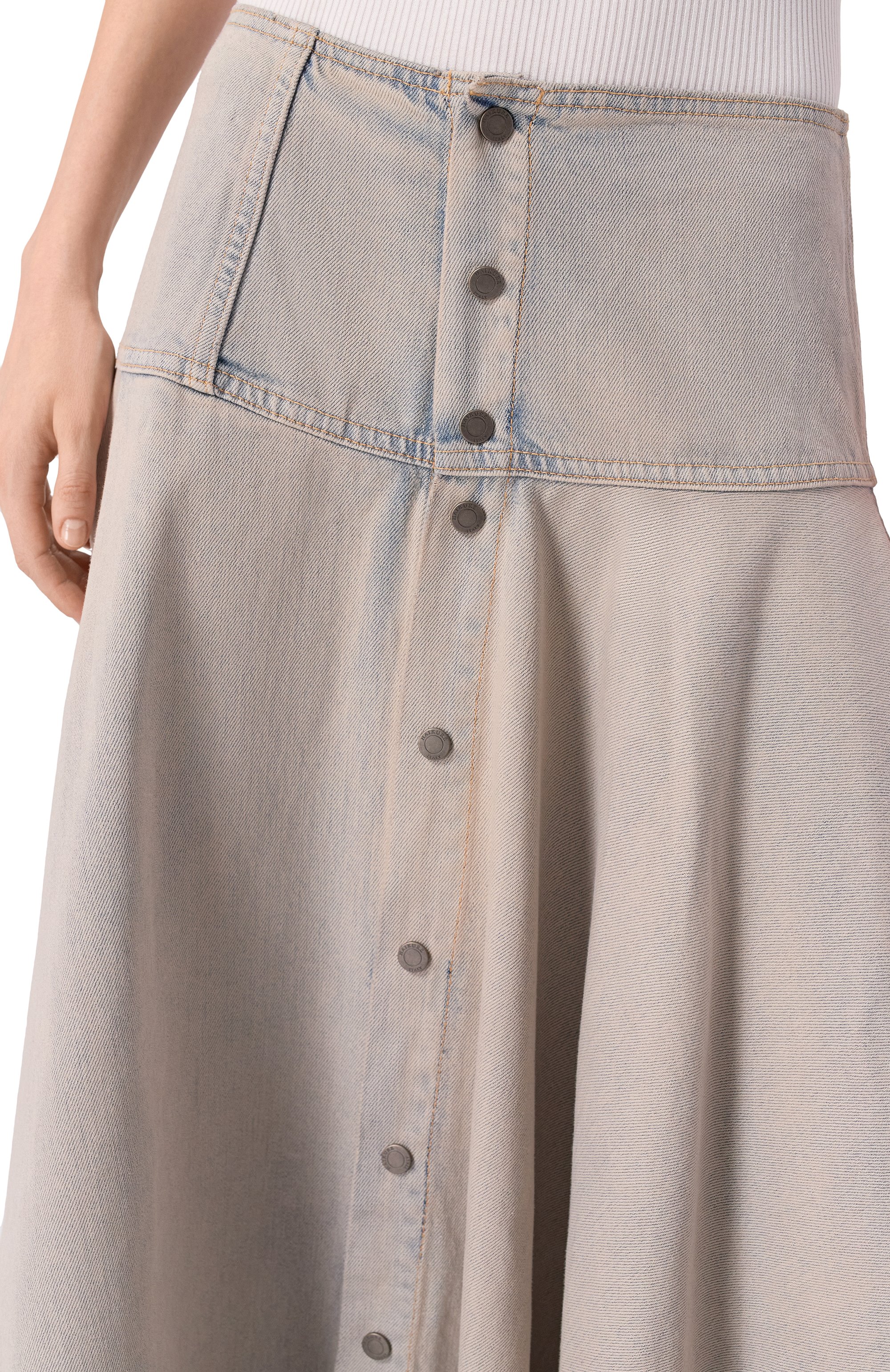 Джинсовая юбка thea HAIKURE голубого цвета по цене 65250 руб., арт. HEW08110DF203L0932/THEA LIGHT SPACE, фото 5 Джинсовая юбка thea HAIKURE, арт. HEW08110DF203L0932/THEA LIGHT SPACE, фото 5