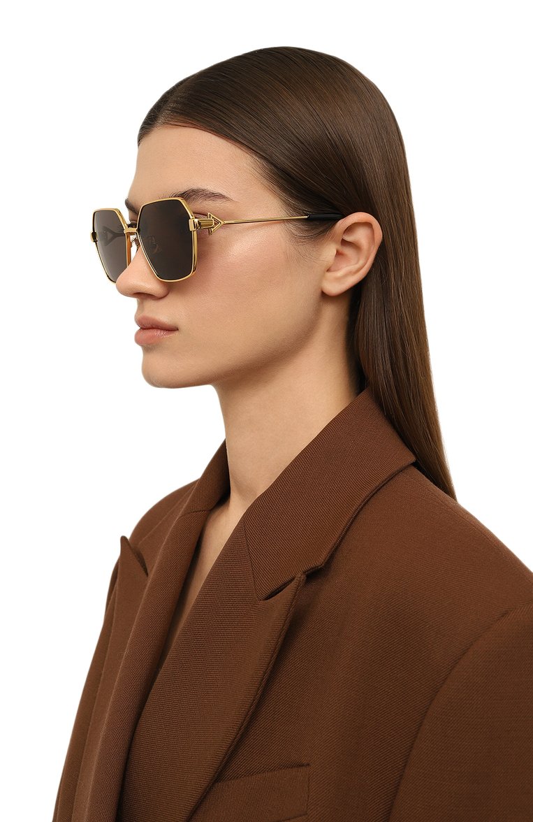 Женские солнцезащитные очки BOTTEGA VENETA черного цвета, а�рт. BV1224S 002 | Фото 2 (Региональные ограничения белый список (Axapta Mercury): Не проставлено; Нос: Не проставлено; Тип очков: С/з; Материал: Металл; Очки форма: Квадратные; Оптика Гендер: оптика-женское)