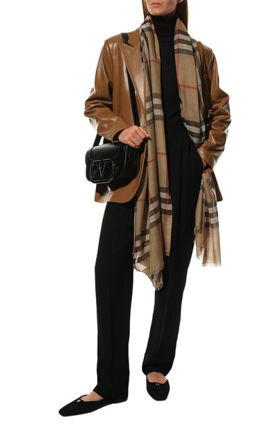 Шарф из смеси шерсти и шелка BURBERRY бежевого цвета по цене 45300 руб., арт. 8018468, фото 2 Шарф из смеси шерсти и шелка BURBERRY, арт. 8018468, фото 2