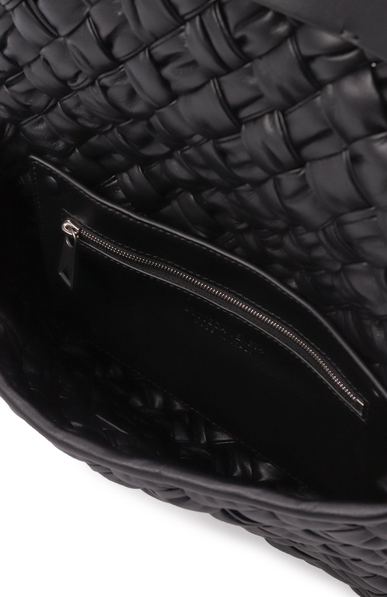 Мужская сумка rumple BOTTEGA VENETA черного цвета, арт. 815805/V52Z1 | Фото 5 (Размер: medium; Материал: Натуральная кожа; Ремень/цепочка: На ремешке; Автоматизация ТО: Проставлено; Автоматизация состава: Проставлено)