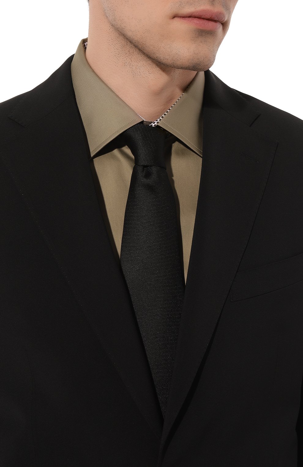 Шелковый галстук KITON черного цвета по цене 39950 руб., арт. UCRVKLC03A14, фото 2 Шелковый галстук KITON, арт. UCRVKLC03A14, фото 2
