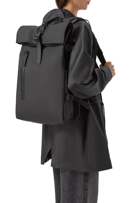 Женский рюкзак rolltop large RAINS черного цвета, арт. RA14590 | Фото 2 (Материал сплава: Проставлено; Размер: large; Материал: Текстиль; Драгоценные камни: Проставлено)