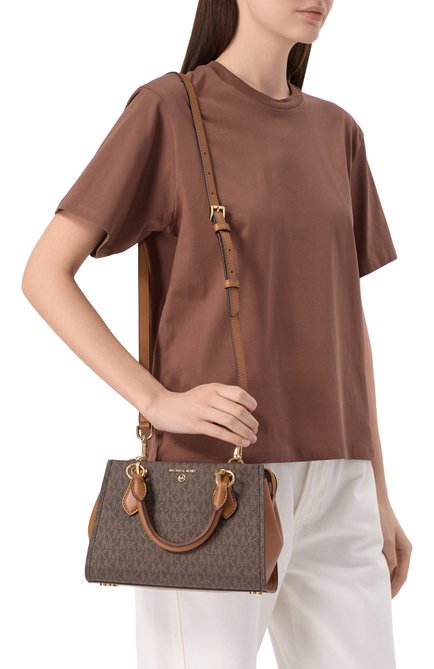 Женская сумка marilyn MICHAEL MICHAEL KORS коричневого цвета, арт. 32F2G6AC1B | Фото 2 (Материал: Экокожа; Ремень/цепочка: На ремешке; Размер: small; Драгоценные камни: Проставлено; Материал сплава: Проставлено)