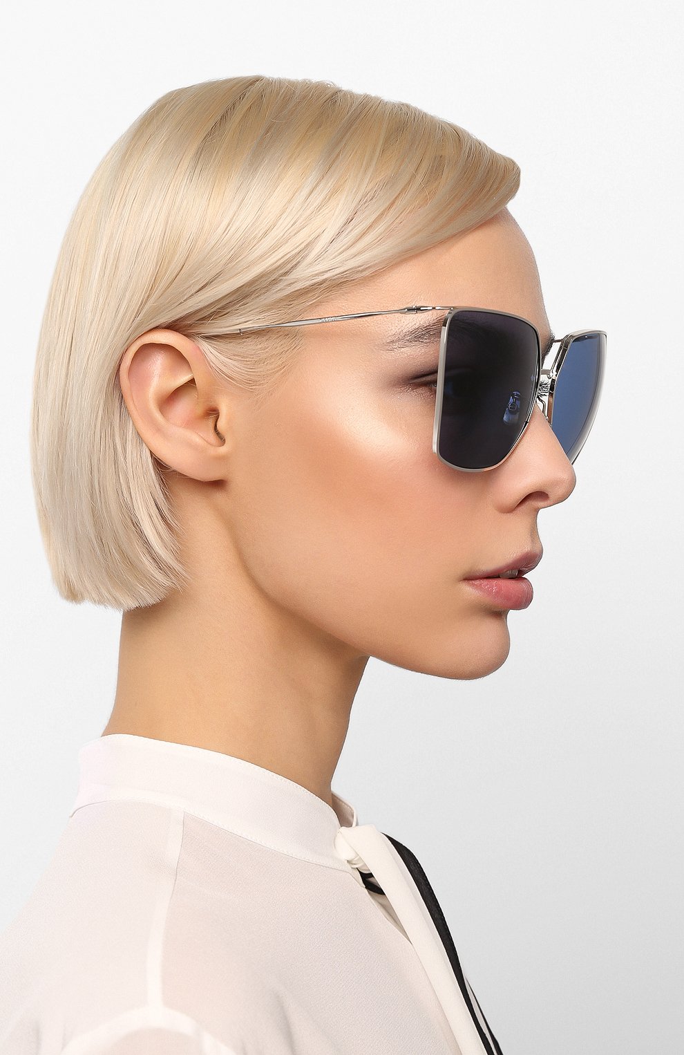 Солнцезащитные очки CELINE синего цвета по цене 37550 руб., арт. CL40135U 16V, фото 2 Солнцезащитные очки CELINE, арт. CL40135U 16V, фото 2