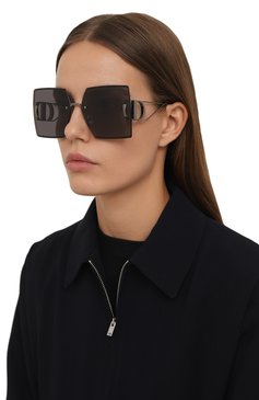 Женские солнцезащитные очки DIOR EYEWEAR черного цвета, арт. 30M0NTAIGNE S7U H0A0 | Фото 2 (Нос: Не проставлено; Тип очков: С/з; Материал: Металл; Очки форма: Квадратные, Oversized; Оптика Гендер: оптика-женское)