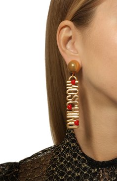 Женская клипсы MOSCHINO золотого цвета, арт. 71 A9131 8489 | Фото 2 (Региональные ограничения белый список (Axapta Mercury): Не проставлено; Нос: Не проставлено; Материал: Металл)