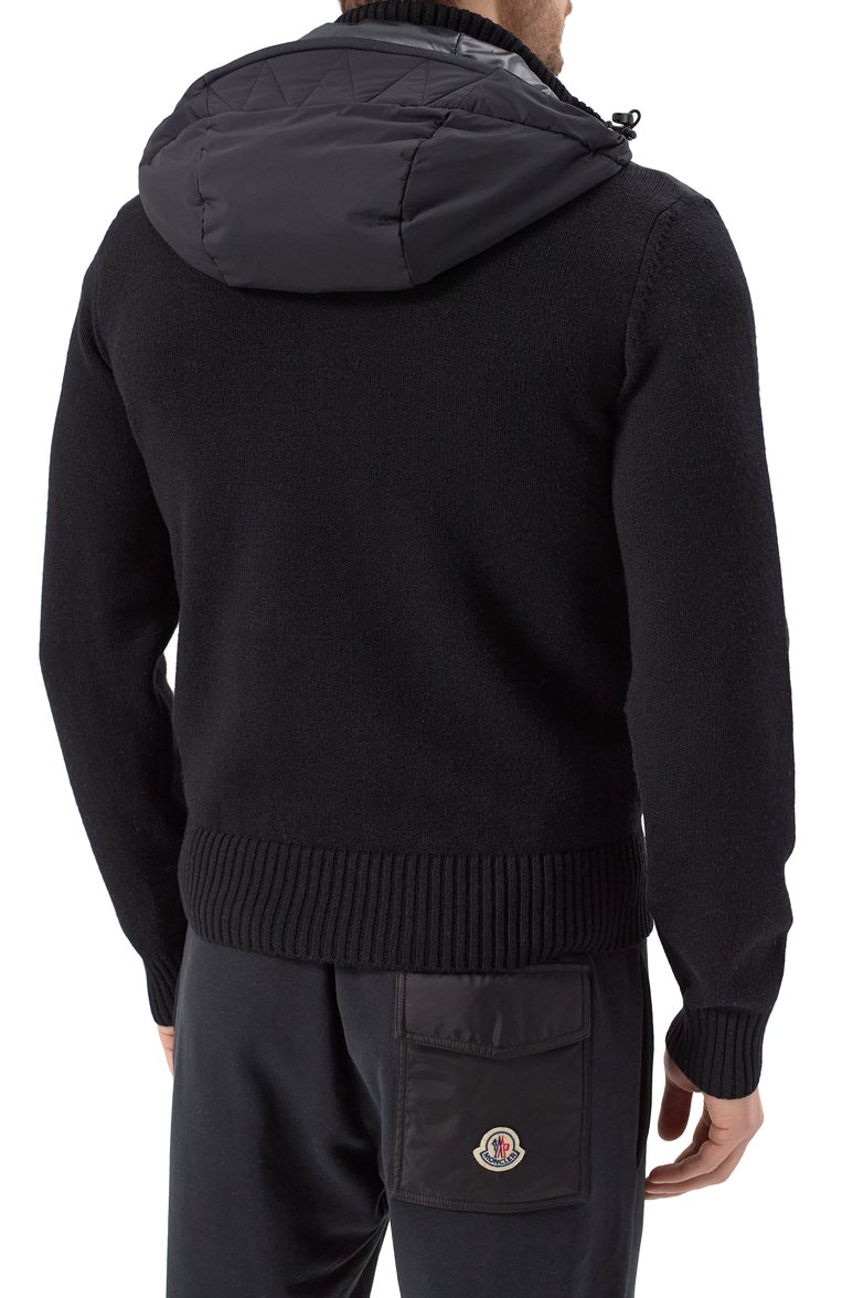 Мужской комбинированный кардиган MONCLER GRENOBLE черного цвета, арт. 9B000-15-M1122 | Фото 4 (Материал внешний: Шерсть; Материал утеплителя: Пух и перо; Рукава: Длинные; Материал сплава: Проставлено; Драгоценные камни: Проставлено; Длина (для топов): Стандартные; Материал подклада: Синтетический материал; Стили: Кэжуэл; Мужское Кросс-КТ: Кардиган-одежда)