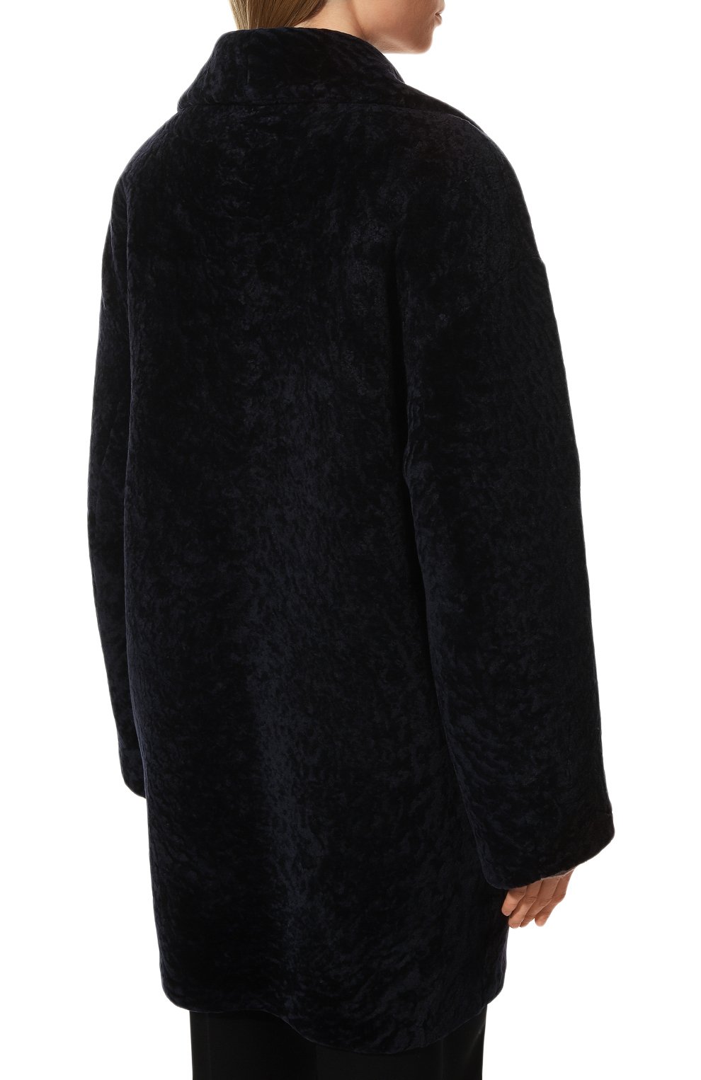 Шуба из овчины MASLOV синего цвета по цене 240020 руб., арт. F007, фото 4 Шуба из овчины MASLOV, арт. F007, фото 4