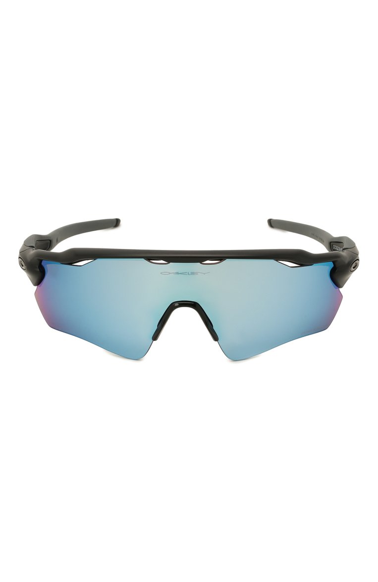 Женские солнцезащитные очки OAKLEY черного цвета, арт. 9208-920855 | Фото 4 (Кросс-КТ: С/з-унисекс; Региональные ограничения белый список (Axapta Mercury): Не проставлено, RU; Нос: Не проставлено; Материал: Пластик; Тип очков: С/з; Очки форма: Маска; Оптика Гендер: оптика-унисекс)