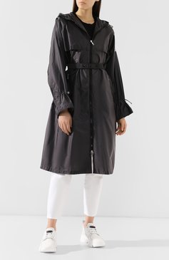 Женский плащ с поясом MONCLER серого цвета, арт. E1-093-49058-05-54155 | Фото 2 (Статус проверки: Проверена категория, Проверено; Рукава: Длинные; Материал внешний: Синтетический материал; Рукава от горловины: Длинные; Длина (верхняя одежда): До колена; Кросс-КТ: дождевики, Куртка; Материал сплава: Проверено, Проставлено; Драгоценные камни: Проставлено; Стили: Кэжуэл)