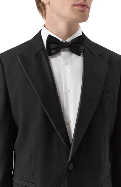 Шелковый галстук-бабочка DOLCE & GABBANA черного цвета по цене 21400 руб., арт. GR053E/GK062, фото 2 Шелковый галстук-бабочка DOLCE & GABBANA, арт. GR053E/GK062, фото 2