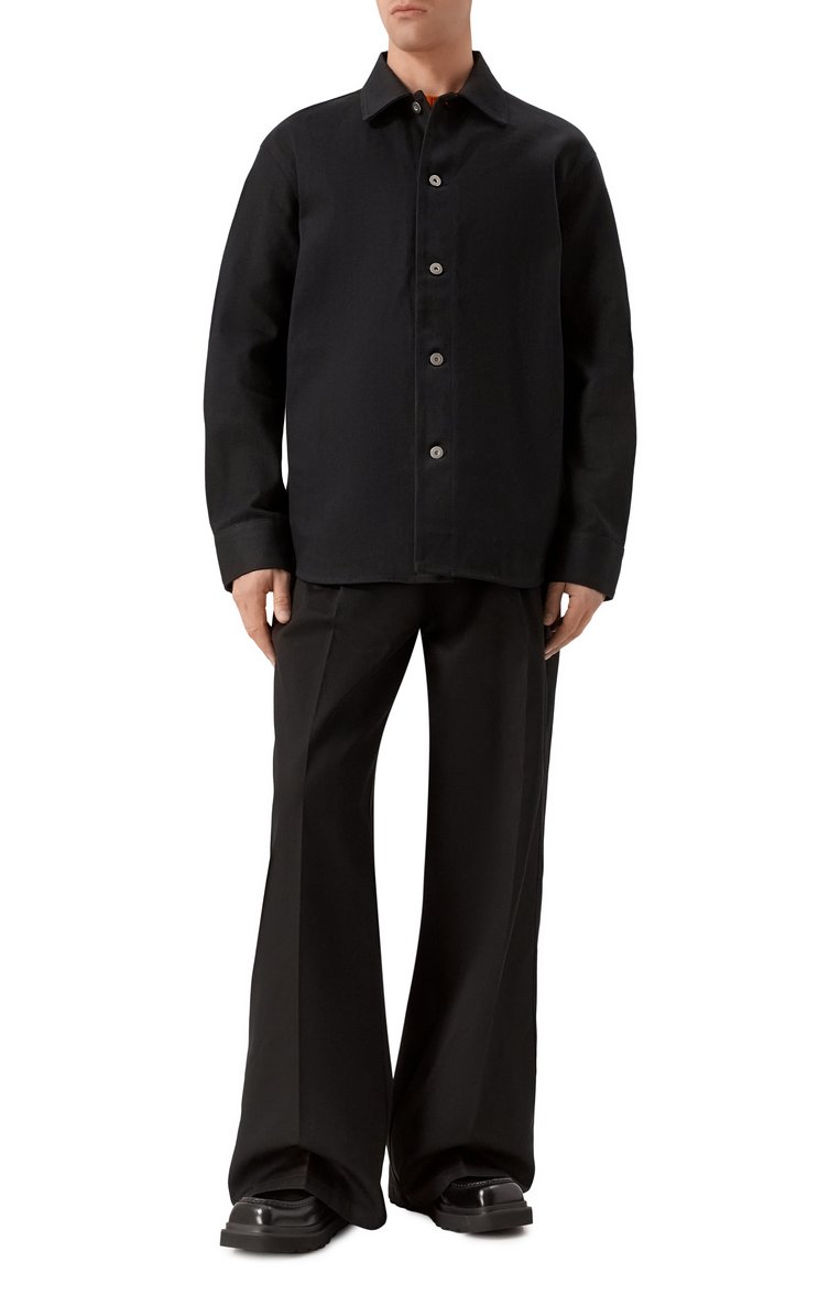 Мужская джинсовая рубашка JIL SANDER черного цвета, арт. J23DL0101/J45288 | Фото 2 (Рукава: Длинные; Длина (для топов): Стандартные; Материал внешний: Хлопок; Случай: Повседневный; Манжеты: На кнопках; Кросс-КТ: Деним; Воротник: Кент; Стили: Кэжуэл; Принт: Однотонные; Детали: Без декора; Автоматизация состава: Проставлено; Автоматизация ТО: Проставлено)