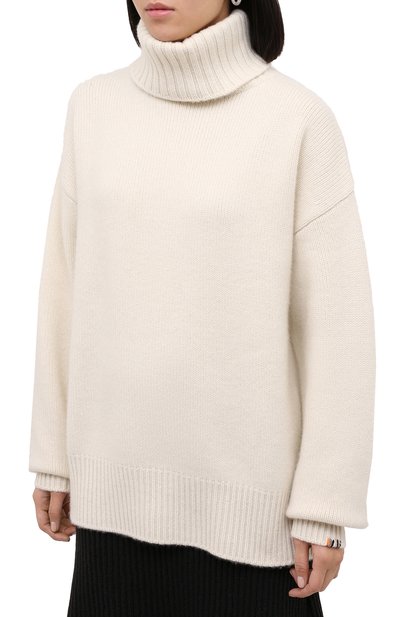 Кашемировый свитер EXTREME CASHMERE кремового цвета по цене 69950 руб., арт. 020/0VERSIZE XTRA, фото 3 Кашемировый свитер EXTREME CASHMERE, арт. 020/0VERSIZE XTRA, фото 3
