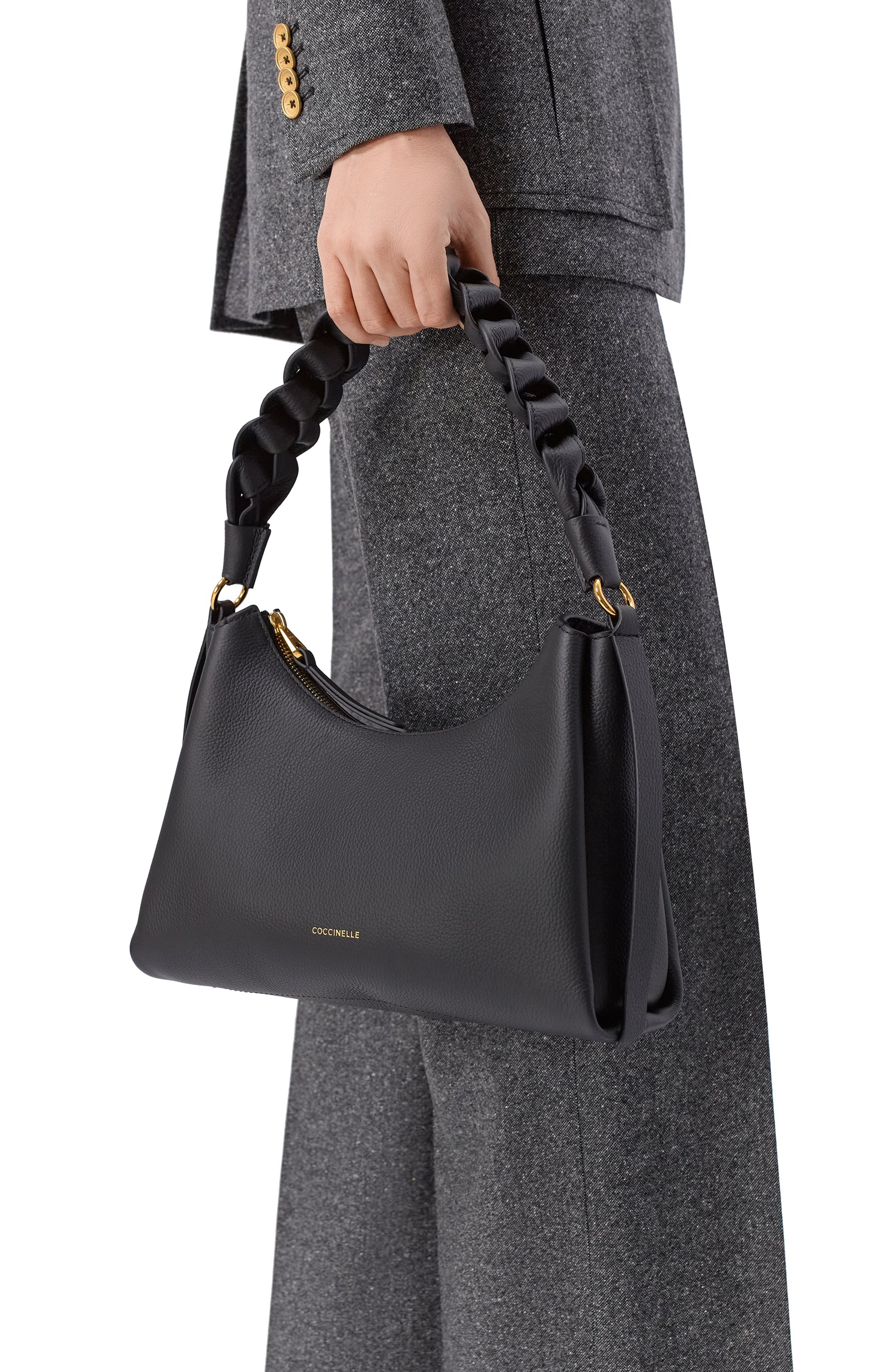 Сумка boheme small COCCINELLE черного цвета по цене 41500 руб., арт. E1M50130301, фото 2 Сумка boheme small COCCINELLE, арт. E1M50130301, фото 2