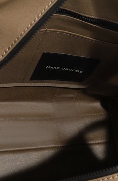 Женская сумка the tote bag large MARC JACOBS (THE) хаки цвета, арт. M0016156 | Фото 6 (Сумки-технические: Сумки-шопперы; Материал: Текстиль; Размер: large; Драгоценные камни: Проставлено; Материал сплава: Проставлено; Нос: Не проставлено)